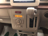 【オートエアコン】風量や吹き出し口を調整し、設定した温度に自動的に保ってくれる制御が付いているので、いつでも快適に過ごせます。