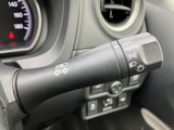 操作しやすいウインカーレバーは、安全な車線変更をサポート。直感的に操作できるため、運転に集中できます。