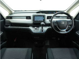 ◆インテリアパネル◆視界広々で非常に運転しやすくロングドライブでも疲れを感じさせないすっきりとまとまったインパネ周りです。