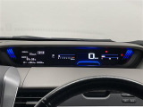 【メーターまわり】ドライバーから見やすい位置にあって安全運転に寄与します。マルチインフォメーションディスプレイでは、クルマに関する情報の確認はもちろん、各種安全機能・装備のON/OFFも設定可能。