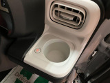 保温機能のあるカップホルダーを装備しています★