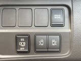 両側スライドドアはオート機能付き。運転席からも開閉可能です。