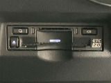 高速道路で便利な【ETC2.0】を装備しています。光ビーコン搭載で渋滞情報などナビゲーションと連動することで機能も充実いたします。他、観光施設に立ち寄るための高速料金割引サービス等もございます。