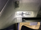 【ETC車載器】高速道路の料金所を、止まらずスムーズに通過。小銭を用意する手間も、窓を開けるわずらわしさもありません。遠出をグッと身近にしてくれる快適ドライブの必須アイテムです。