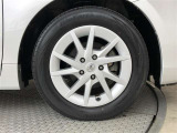 ホイールキャップを備えた純正16インチアルミ装着!タイヤサイズは205/60R16です!
