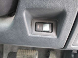運転席のシートヒータースイッチです。