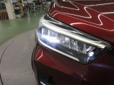ハロゲンランプより2倍以上明るくロングライフのLEDランプ装備で、ナイトドライブも安心です。