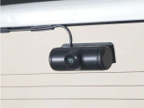 ◆リアにもドライブレコーダーを装備しております◆映像・音声などを記録する自動車用の装置です。もしもの事故の際の記録はもちろん、旅行の際の思い出としてドライブの映像を楽しむことができます。