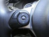 ステアリングスイッチでオーディオの各種切替や音量調整が行えます。