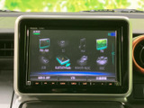 お気に入りの音楽を快適に楽しめるオーディオシステム。長距離運転も退屈させません。