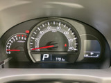 視認性の高いメーターで、走行状況をしっかり確認できます。運転に必要な情報を一目で把握できるので、安全運転をサポートします。