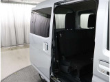 両側パワースライドドア付きだから、狭い駐車スペースなどでの 乗り降りラクラク!小さなお子さまのいるご家庭には嬉しい装備。