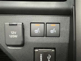冬場に嬉しい運転席、助手席シートヒーター付きでポカポカ