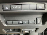 両側オートスライドドアです!インテリジェントキーや運転席のスイッチで簡単にドアの開閉ができるので、とても便利な装備です♪