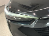 LEDヘッドライトは、点灯の瞬間から最大光量を発揮し、突然暗くなるトンネルなどでの安定感を高めます。