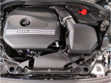 BMWのエンジンは世界的にも認められている高性能エンジンです。レスポンスがよく高回転型の心地よい吹きあがりなど駆け抜ける歓びのキーになる部分でございます。