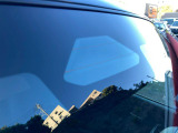 【衝突被害軽減ブレーキ】前方の車両や歩行者を検知し、ブザー音や表示によって警告!衝突の可能性が高まるとブレーキ踏力をアシストしてくれますが、あくまでもサポートですので運転手の判断・操作が大事です☆