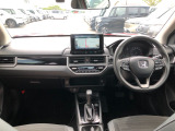 【インパネ全体】手が届きやすく、どなたでも運転しやすいです。シンプルで使いやすい設計になっています!