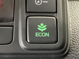 ★ECONスイッチ★ エコドライブを加速しよう!スイッチをONにすると、運転の仕方によるロスを抑え込み燃費をよくするようクルマが頑張ります(*^ー^*)燃費向上にチャレンジ♪