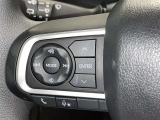 ステアリングスイッチ装備!運転しながら手元でオーディオの操作などができます。