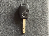 【キーレスエントリー】キーボタンを押すだけで、ドアロックの開閉が可能です。重い手荷物を持っていたり、夜のドアの開閉にとっても便利です。