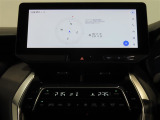 ディスプレイオーディオを装備。スマホとクルマをつなぐことで、これまでのナビに加えて、いろんなサービスが楽しめます。