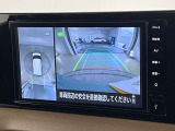 アラウンドビューモニターで車を上空から見下ろしているような映像を映し出します。周囲の状況がひと目でわかります!