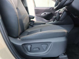 パワーシート搭載。微妙な調整が手軽にでき、ピッタリなポジションで運転することが可能です。