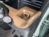 ドリンクホルダー周りの写真です。