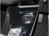 カップホルダー!やはりしっかりしている純正の装備が良いですね!
