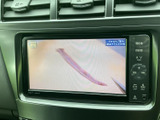 停車中にテレビやビデオを楽しむことができます。後部座席の乗員の方も快適に過ごせるよう、エンターテイメント機能も充実しています。
