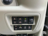 パワースライドドアなど各機能のスイッチは運転席から操作ラクラク。