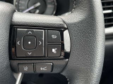 ステアリングスイッチ右側 メーター操作スイッチ、LDAスイッチ、車間距離切替スイッチ。 前方から目を離すことなく操作できます!