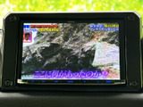 動画コンテンツも楽しめるモニター。長距離ドライブや休憩時間のエンターテイメントに最適です。快適な空間を提供します。