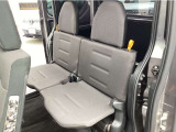 展示車になる工程で室内クリーニングをさせて頂き皆様に安心して触っていただけるよう展示させて頂いております。内外装で気になる点など御座いましたら詳細を写真などでご案内できますのでご遠慮なくお尋ね下さい。