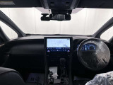 落ち着いたカラーの内装で、ゆったりと運転したい方に。