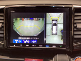 【パーキングアシスト】4方向のカメラを合成し、映像と音声、自動ハンドル操作で駐車をアシストする機能です※ハンドル操作はあくまでもアシストです