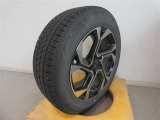 R5年式冬タイヤ215/60R17ブリヂストン製です。
