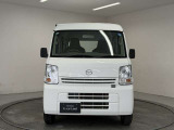 【展示車の状態】展示車は全て、マツダ車のエキスパートが、基本性能に関わる箇所を徹底的に点検。外装や室内に関しても、細部にいたるまで、しっかり清掃・洗浄を実施しています。