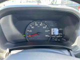速度表示に加え、さまざまな車両情報を確認できるメーターです。