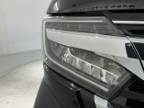 LEDヘッドライトは、点灯の瞬間から最大光量を発揮し、突然暗くなるトンネルなどでの安定感を高めます。