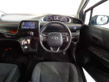 視界良好、操作しやすい運転席です。