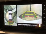 全方位モニターがついています! 車の周囲を360&deg;安全確認できるので、普段の駐車はもちろんの事、縦列駐車や幅寄せの際にも活躍してくれますよ。