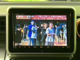 停車中にテレビや映像を楽しめる機能が備わっています。長距離移動の待ち時間や休憩時間に、リラックスした時間をお過ごしいただけます。