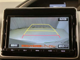 【バックカメラ】あると便利なバックカメラ装備!駐車時に後方がリアルタイム映像で確認できます。立体駐車場や夜間の車庫入れ時に大活躍!運転スキルに関わらず、今や必須となった装備ですね♪