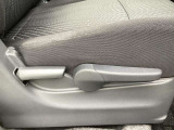 一人一人に合ったポジションにシートを細かく調整することが出来ます。長時間の運転でも疲れにくくなり、安心して運転することに寄与します。