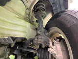 お車を安心してお乗りいただく為には、足回りの定期点検が欠かせません。サービスサポート(有償保証)では無料点検もご提供しており、安心のカーライフをお過ごしいただけるサポート体制が整っています。