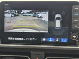 駐車時の安全確認をサポートするバックカメラも使用できます。