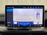 アラウンドビューモニター。バックカメラはもちろん車を上空から見たようなカメラで周囲の様子をモニターできます。