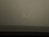 ヘッドアップディスプレイ(HUD)付!、フロントウインドウガラスに運転支援システムの作動状況や走行に関するさまざまな情報を表示することができます。